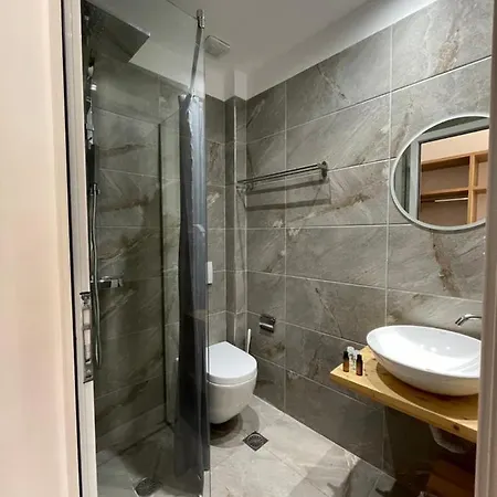 Orchard Retreat 4*