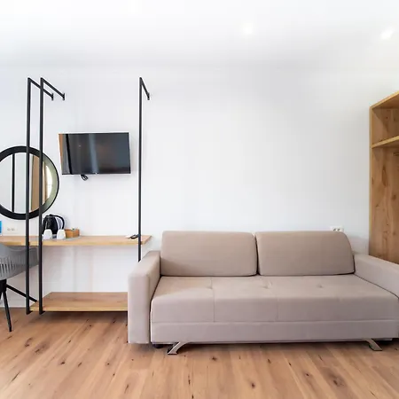 Orchard Retreat Himare