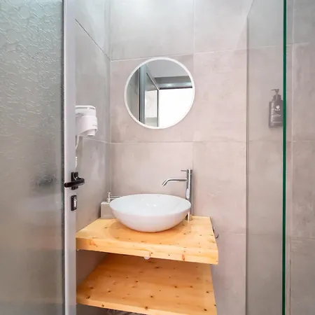 Orchard Retreat Apart-hotel 3*