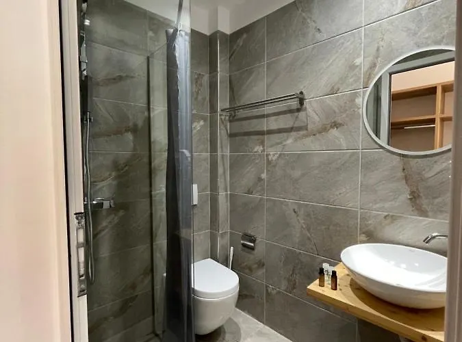 Orchard Retreat 4*