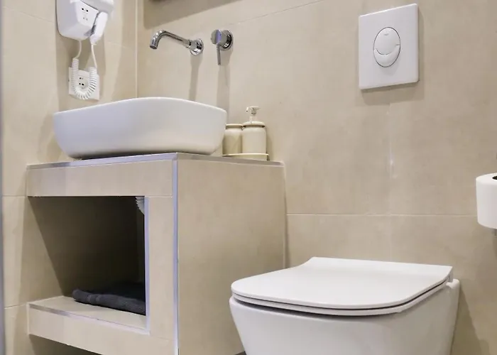 Orchard Retreat Himarë