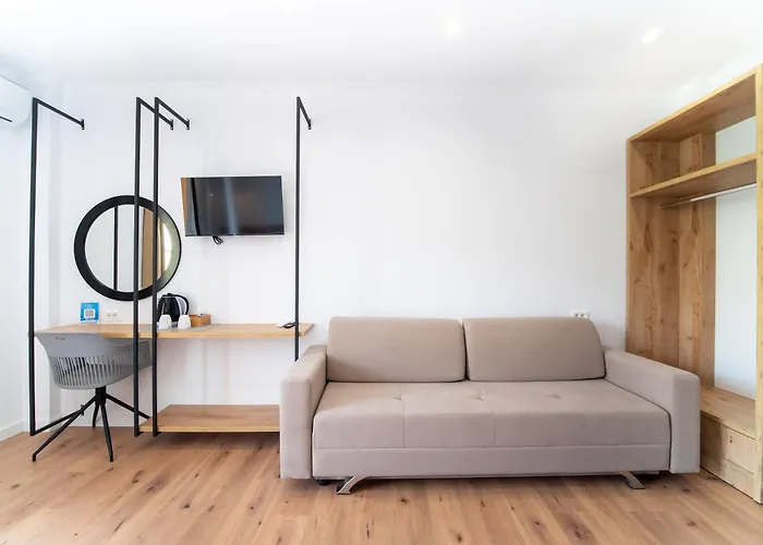 Orchard Retreat Himara