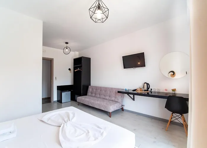 Orchard Retreat 4* Himarë