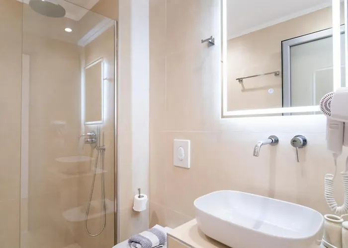Orchard Retreat Himara